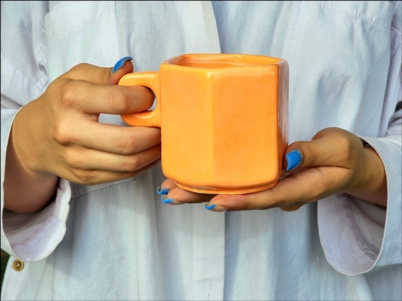 ماگ 6 ضلعی رنگ نارنجی - 1